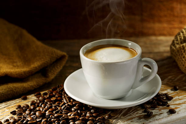 Foto de café na xícara com leite